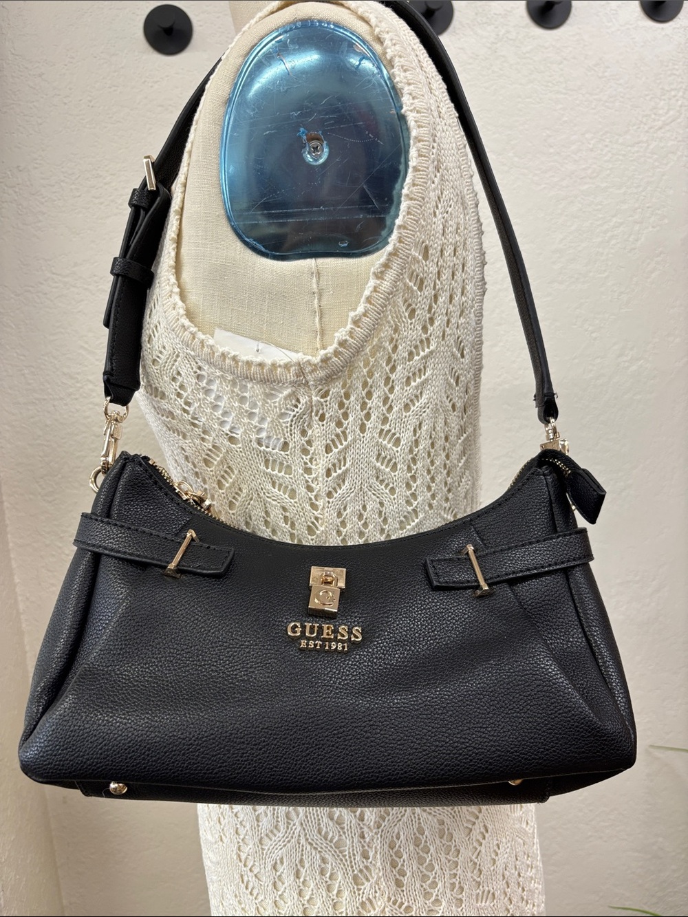 GUESS yesba Shoulder bag black